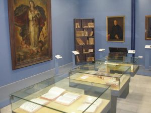 Foto 1 de 2 del artículo «Un artículo de José Calvo Poyato sobre la exposición bibliográfica del Museo»