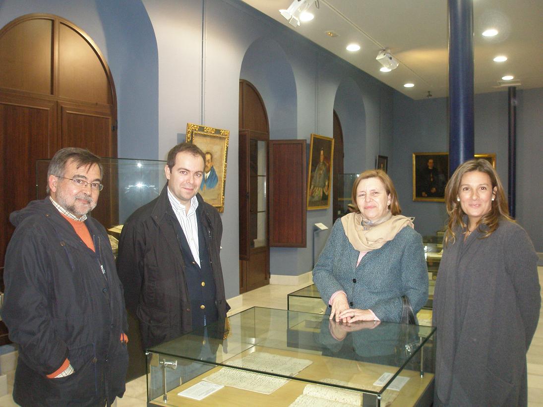 Foto 2 de 2 del artículo «Un artículo de José Calvo Poyato sobre la exposición bibliográfica del Museo»
