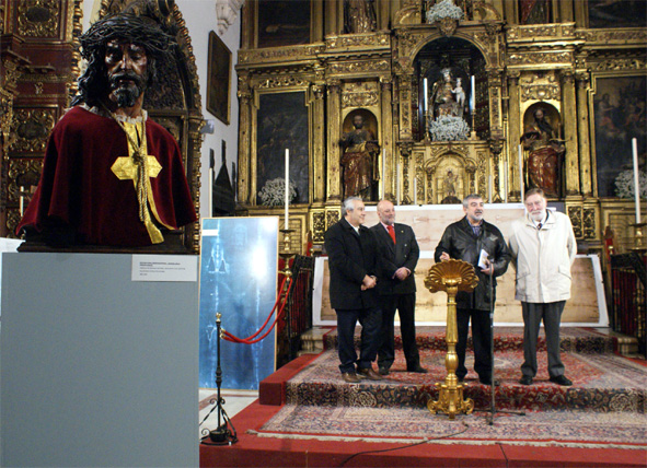 Foto 4 de 9 del artículo ««El enigma de la Sábana Santa» cautiva a Sevilla»