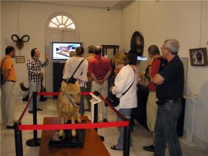 Foto 1 de 3 del artículo «Visita de la Asociación de Amigos del Patrimonio histórico y museístico del Instituto…»