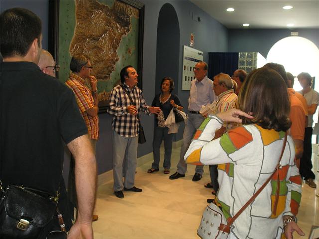 Foto 2 de 3 del artículo «Visita de la Asociación de Amigos del Patrimonio histórico y museístico del Instituto…»
