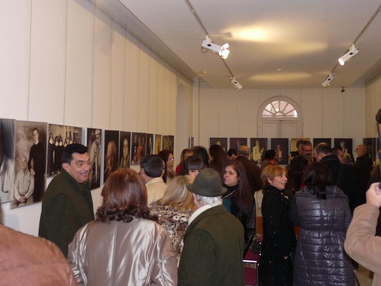 Foto 2 de 3 del artículo «Exposición de fotografías de M. José Carmona, en la sala de exposiciones temporales del…»