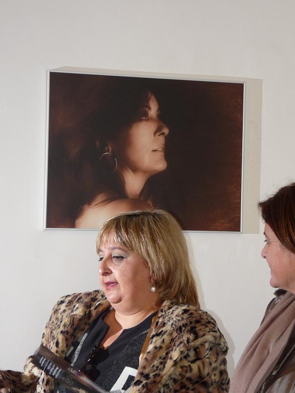Foto 3 de 3 del artículo «Exposición de fotografías de M. José Carmona, en la sala de exposiciones temporales del…»