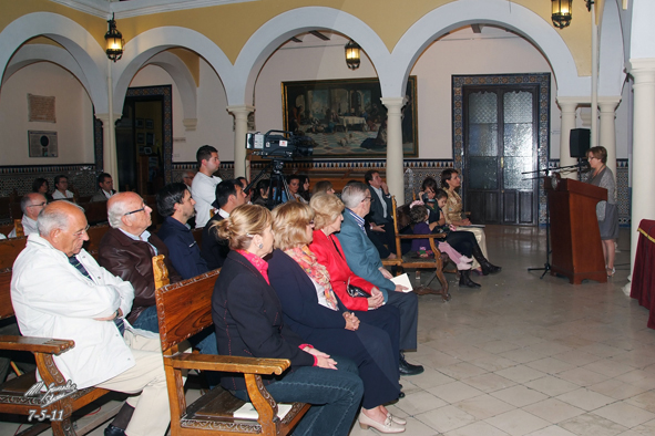 Foto 3 de 5 del artículo «Presentación de un libro de poemas de Alonso Santiago en el Instituto Aguilar y Eslava»