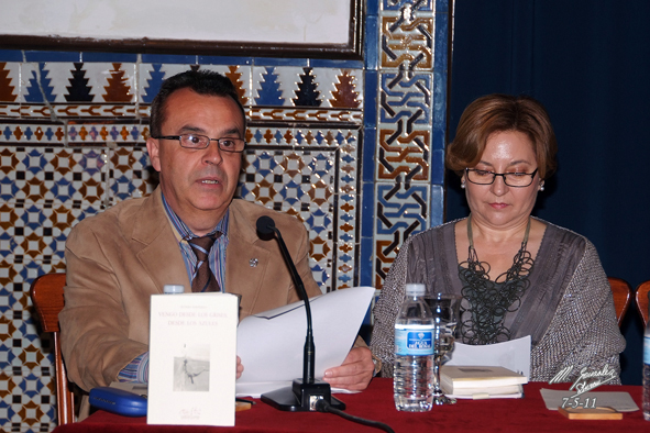 Foto 4 de 5 del artículo «Presentación de un libro de poemas de Alonso Santiago en el Instituto Aguilar y Eslava»