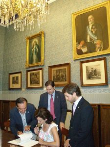 Foto 1 de 7 del artículo «La presidenta de la Diputación, Mª Luisa Ceballos visita el Museo Aguilar y Eslava»