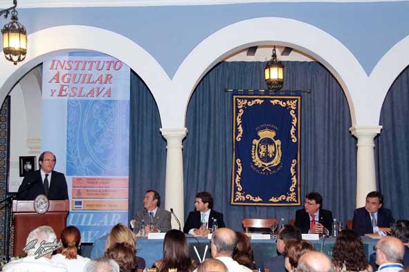 Foto 4 de 4 del artículo «El Gobierno aprueba el ingreso en la Orden Civil de Alfonso X el Sabio de la Asociación…»