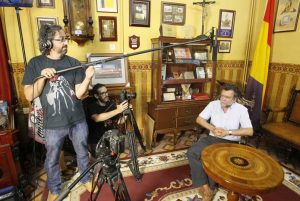 Foto 1 de 3 del artículo «Rodaje del documental 'Niceto Alcalá-Zamora. La tercera España' en el Instituto Aguilar y…»