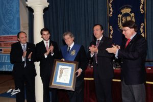 Foto 1 de 8 del artículo «Reconomiento a a familia Navarro Domínguez en el Acto Académico del Día de la Purísima»