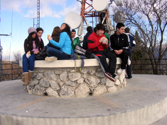 Foto 7 de 13 del artículo «Estudiantes del Aguilar y Eslava intervienen en un reportaje de Canal Sur sobre el…»
