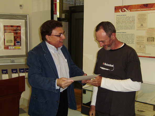 Foto 7 de 9 del artículo «Presentación de la Exposición «Diccionarios» y entrega de diplomas del Taller de…»