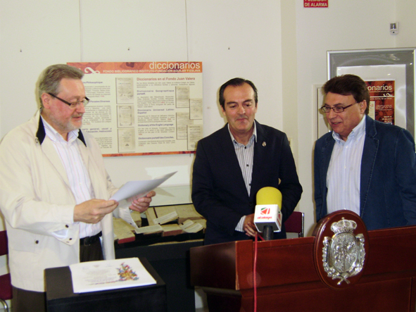 Foto 9 de 9 del artículo «Presentación de la Exposición «Diccionarios» y entrega de diplomas del Taller de…»