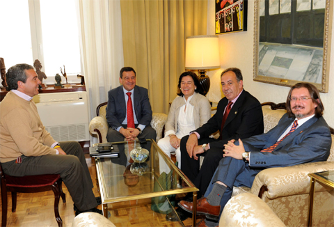 Foto del artículo «La Fundación Puerta de América se reúne con el Presidente de la Diputación de Cádiz»