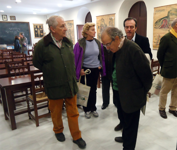 Foto 2 de 8 del artículo «El diplomático Inocencio Arias visita el Museo Aguilar y Eslava»