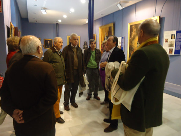 Foto 3 de 8 del artículo «El diplomático Inocencio Arias visita el Museo Aguilar y Eslava»