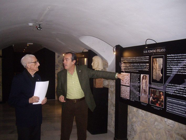 Foto 4 de 5 del artículo «La Fundación Aguilar y Eslava acogerá el Legado de Don José Burgos»