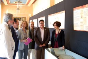Foto del artículo «Inaugurada en la UCO la exposición «Diccionarios del fondo bibliográfico de la Fundación…»