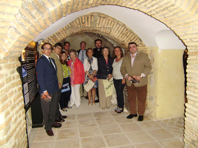 Foto 2 de 3 del artículo «La Hermandad Universitaria de Córdoba visita el Museo de la Pasión»