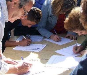 Foto 1 de 3 del artículo «Recogida de firmas para la conmemoración del V Centenario de la Primera Vuelta al Mundo»