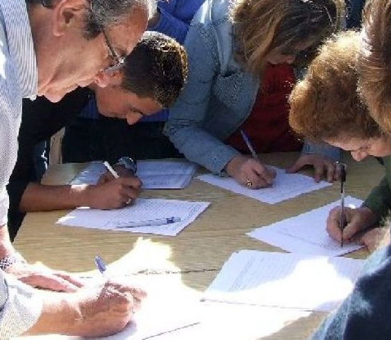 Foto 1 de 3 del artículo «Recogida de firmas para la conmemoración del V Centenario de la Primera Vuelta al Mundo»