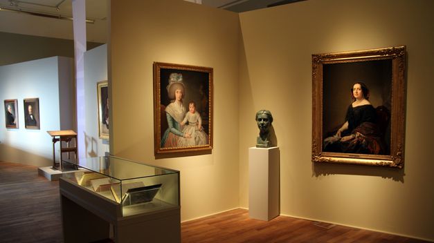 Foto 2 de 3 del artículo «El retrato de Valera en la exposición de los 300 años de la RAE»