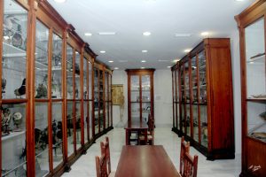 Foto 1 de 6 del artículo «Semana de la Ciencia. Aparatos y materiales para la enseñanza de las ciencias…»