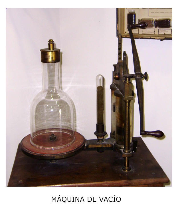 Foto 3 de 6 del artículo «Semana de la Ciencia. Aparatos y materiales para la enseñanza de las ciencias…»