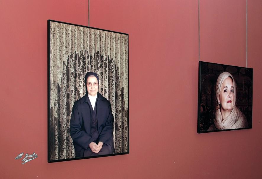 Foto 3 de 5 del artículo «Exposición de fotografías «Femenino plural» de Maria José Carmona»