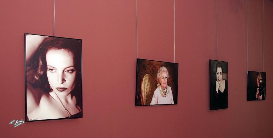 Foto 4 de 5 del artículo «Exposición de fotografías «Femenino plural» de Maria José Carmona»