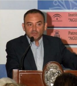 Foto 1 de 2 del artículo «El escritor Sánchez Adalid en la Apertura del Curso Escolar»