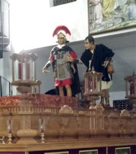 Foto del artículo «Los romanos de la Sentencia procesionan con indumentarias y elementos históricos de su…»