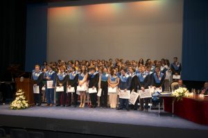 Foto 1 de 7 del artículo «Acto académico de graduación del alumnado que finaliza estudios en el Instituto Aguilar y…»