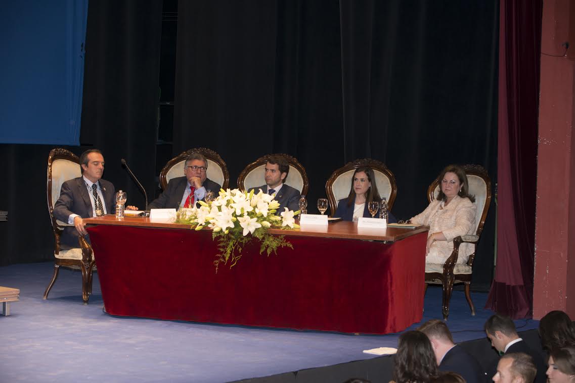 Foto 6 de 7 del artículo «Acto académico de graduación del alumnado que finaliza estudios en el Instituto Aguilar y…»