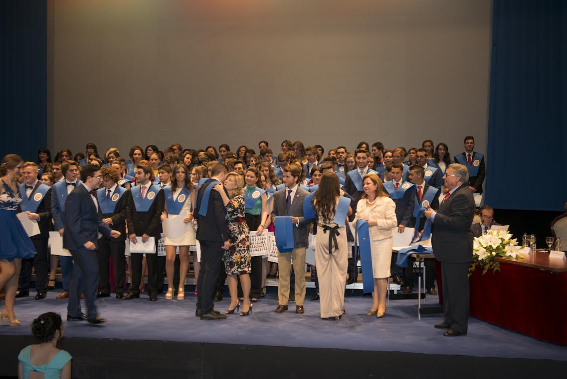 Foto 7 de 7 del artículo «Acto académico de graduación del alumnado que finaliza estudios en el Instituto Aguilar y…»