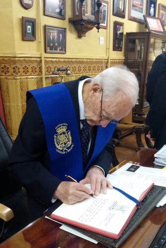 Foto 1 de 7 del artículo «El arquitecto Luis Berges en la apertura del curso académico del Aguilar y Eslava»