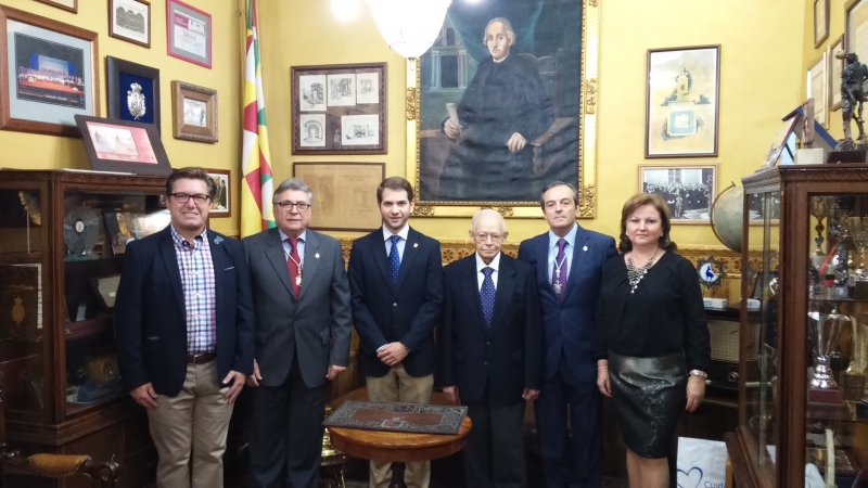 Foto 3 de 7 del artículo «El arquitecto Luis Berges en la apertura del curso académico del Aguilar y Eslava»