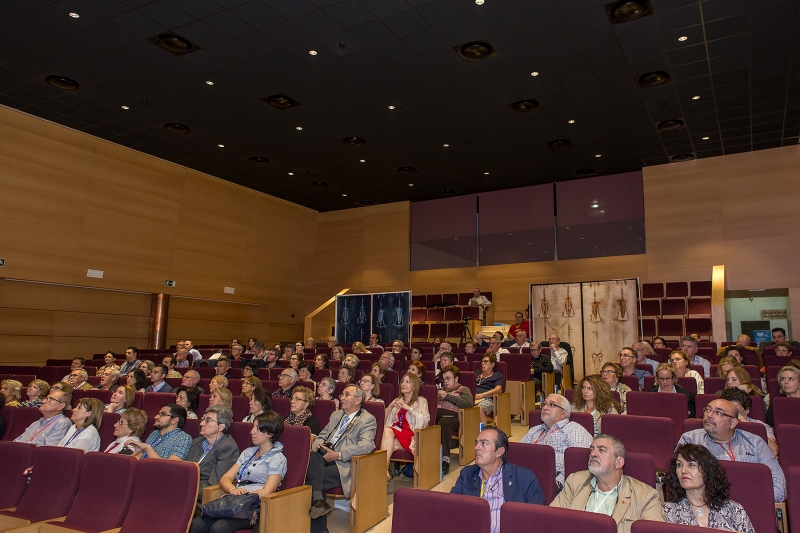 Foto 3 de 5 del artículo «Concluye en Cabra la IV Convención Nacional del Centro de Sindonología»
