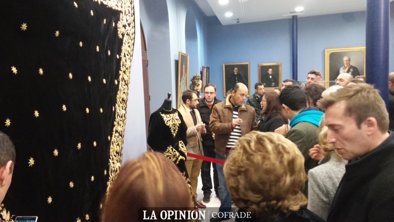 Foto 3 de 3 del artículo «Presentación de la restauración del manto de la Virgen de los Dolores»