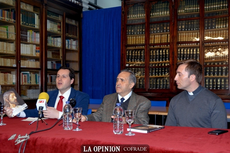 Foto 2 de 4 del artículo «Presentado el libro de la historia de la cofradía del Huerto»