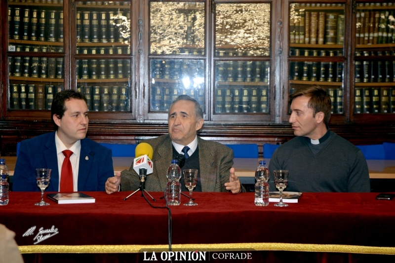 Foto 3 de 4 del artículo «Presentado el libro de la historia de la cofradía del Huerto»