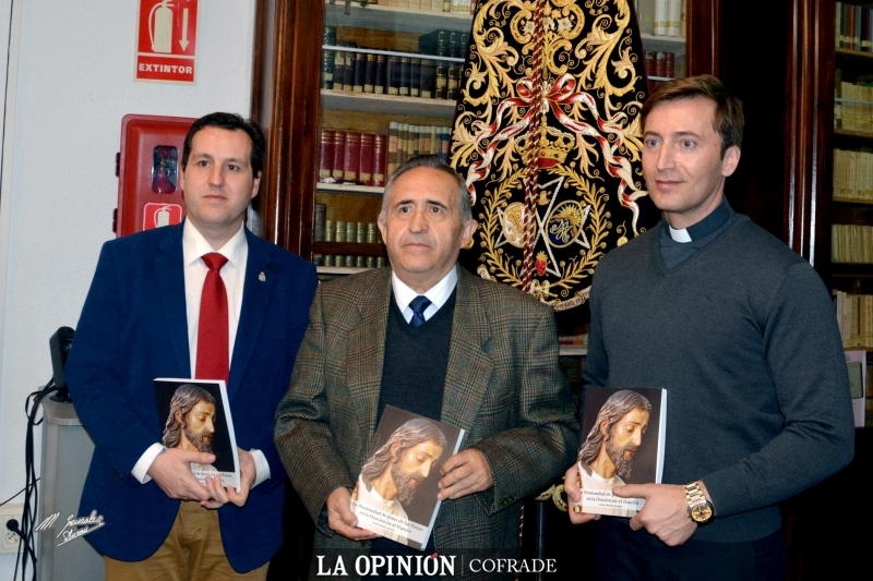 Foto 4 de 4 del artículo «Presentado el libro de la historia de la cofradía del Huerto»