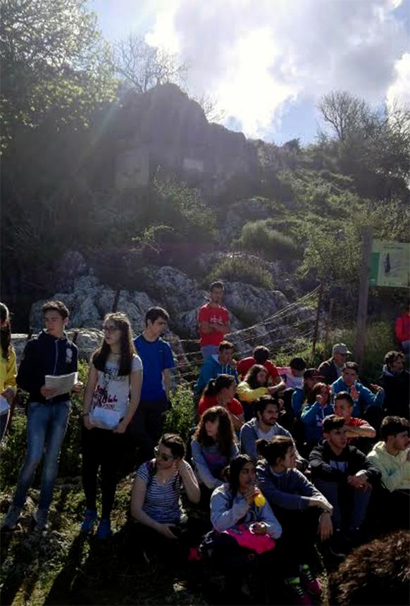 Foto 1 de 5 del artículo «El Instituto «Aguilar y Eslava» conmemora el IV centenario de la muerte de Cervantes en…»