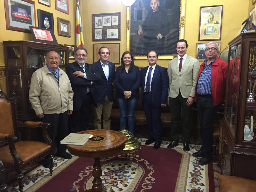 Foto 1 de 9 del artículo «Presentación del libro «Paisajes distintivos de las Subbéticas Cordobesas» en el Día de…»