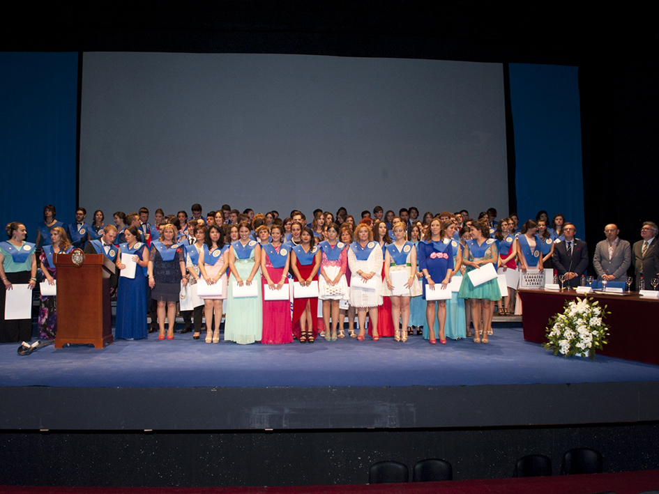 Foto 1 de 18 del artículo «Acto académico de Graduación 2016 de los estudiantes del Instituto Aguilar y Eslava»