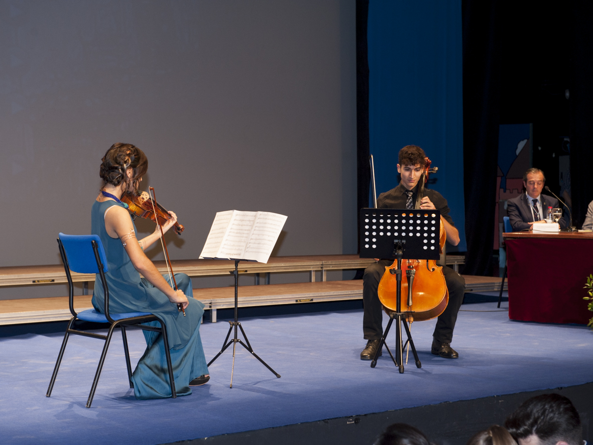 Foto 11 de 18 del artículo «Acto académico de Graduación 2016 de los estudiantes del Instituto Aguilar y Eslava»
