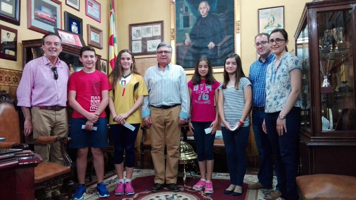 Foto 5 de 5 del artículo «Entregados los premios del Certamen de San Valentín del IES Aguilar y Eslava»