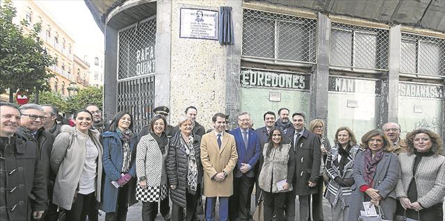 Foto 3 de 3 del artículo «Descubrimiento en Córdoba de un azulejo a la memoria de Valera»