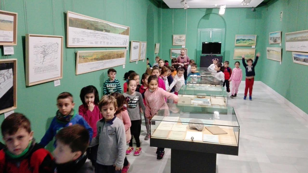 Foto 2 de 5 del artículo «Visitas escolares al Museo Aguilar y Eslava en el Día de Andalucía»