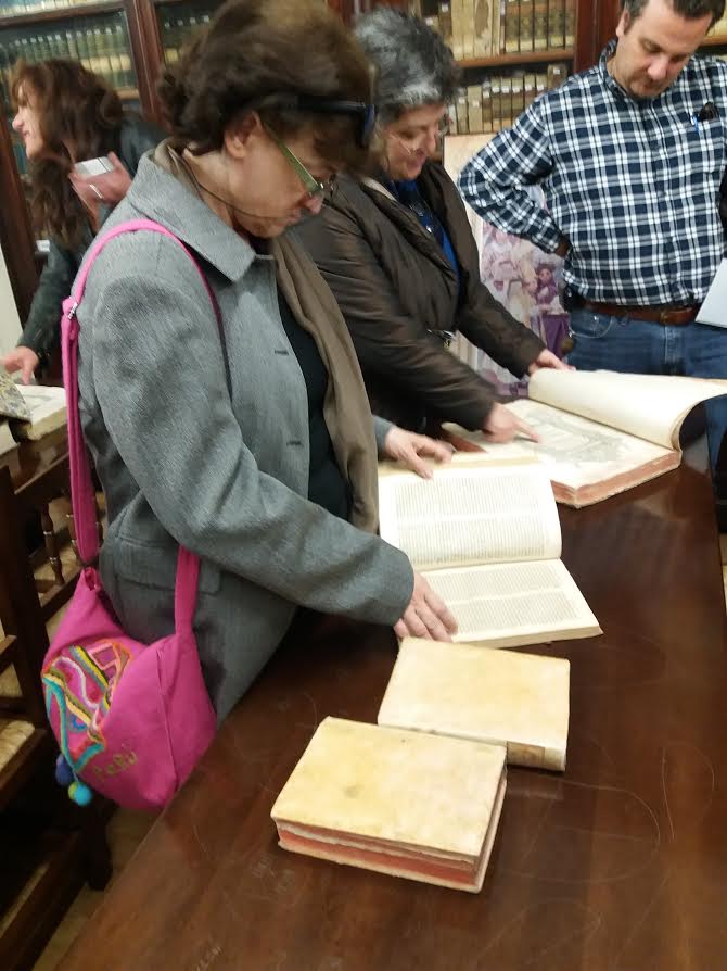 Foto 1 de 3 del artículo «Visita del Centro de Profesorado a la Biblioteca Histórica Aguilar y Eslava»