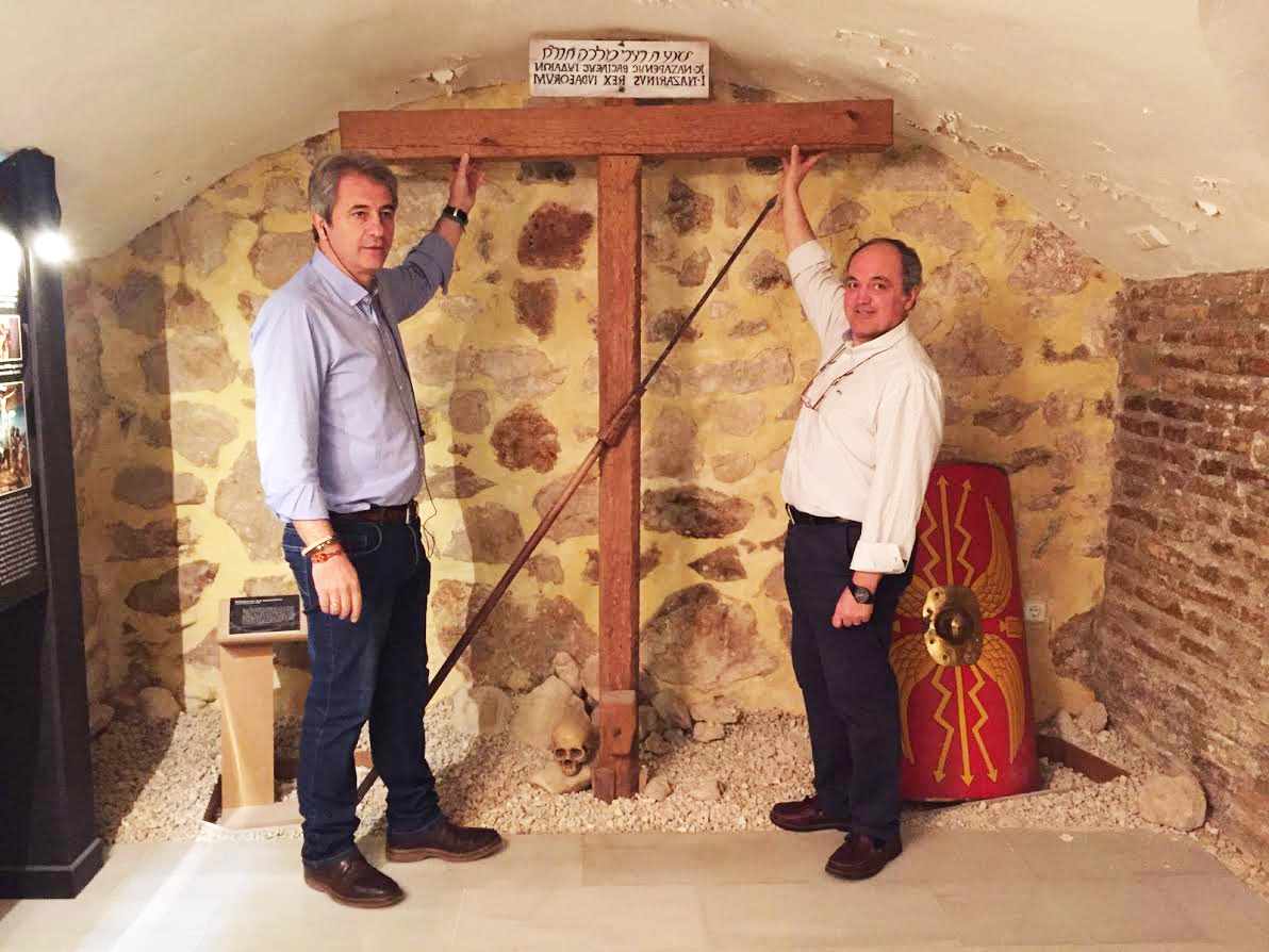 Foto 4 de 4 del artículo «El periodista deportivo Manolo Lama visita el Museo de la Pasión»